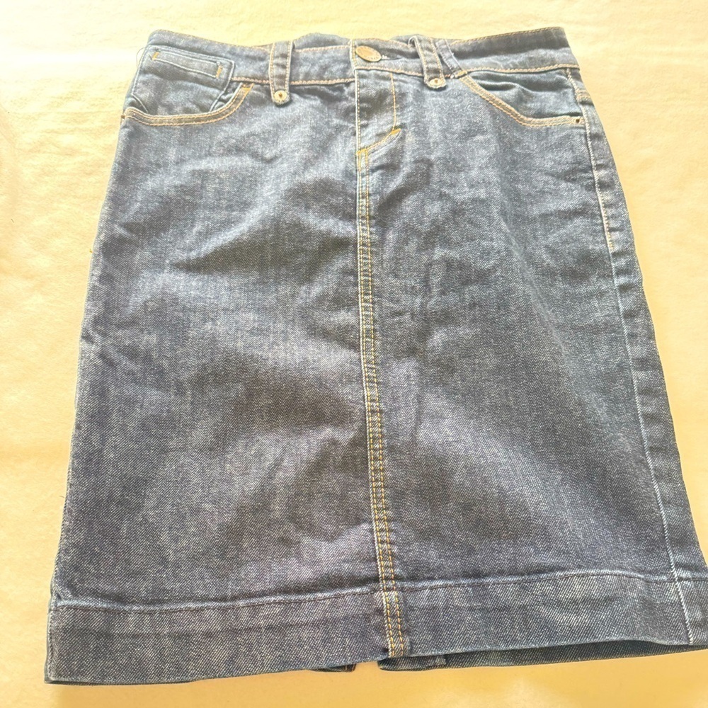 A|X Armani Exchange Dark Denim Pencil Skirt. Size 4